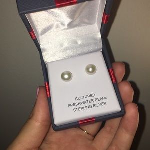 Cultured freshwater pearl earrings